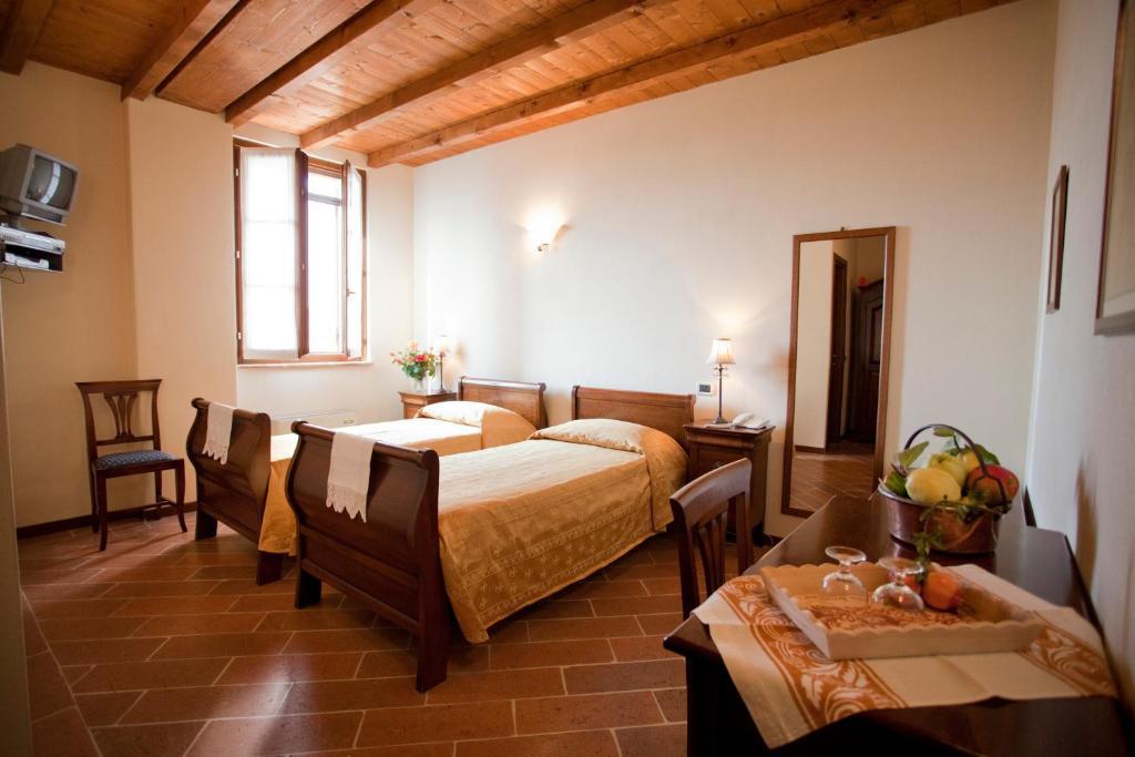 Agriturismo Santa Maria Bressanoro Castelleone Exterior photo