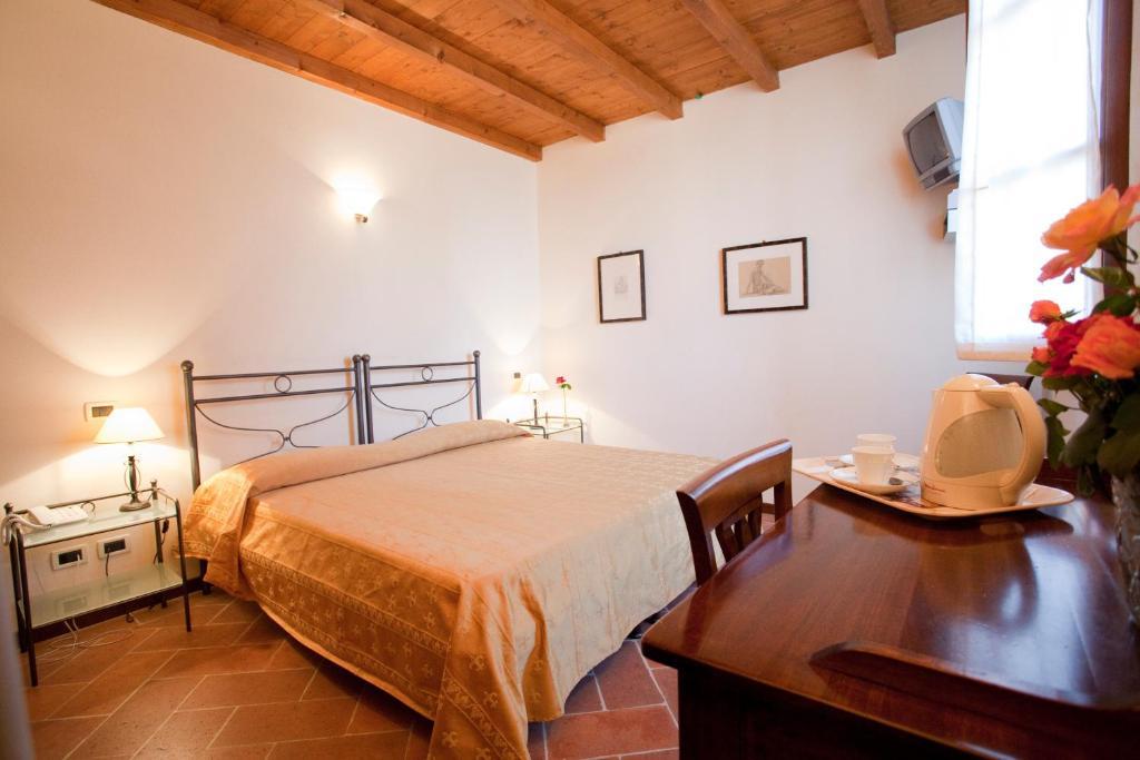 Agriturismo Santa Maria Bressanoro Castelleone Exterior photo